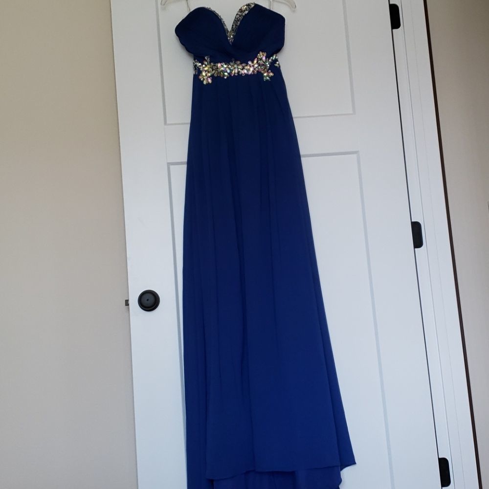 Prom 👗 - Picture 2 of 5